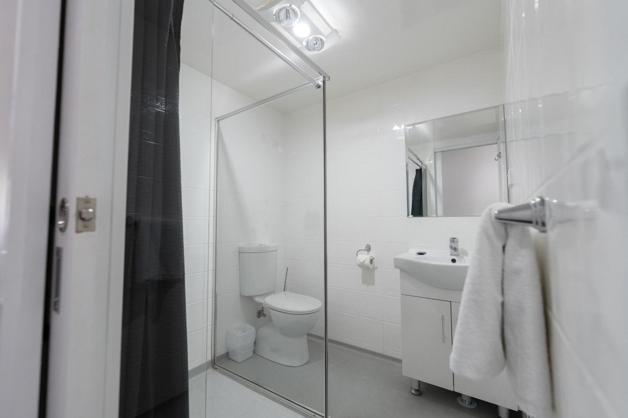 Highway 1 Holiday & Lifestyle Park Bolivar Room photo