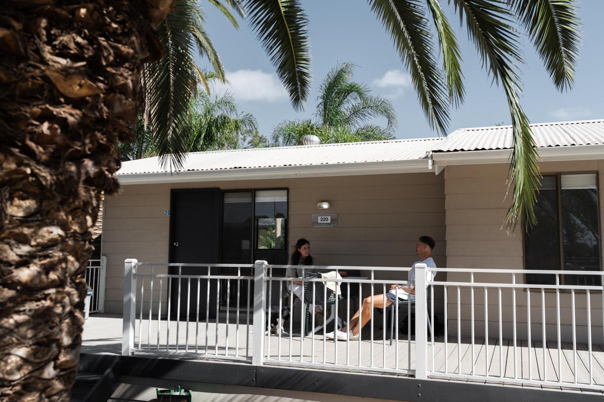 Highway 1 Holiday & Lifestyle Park Bolivar Exterior photo